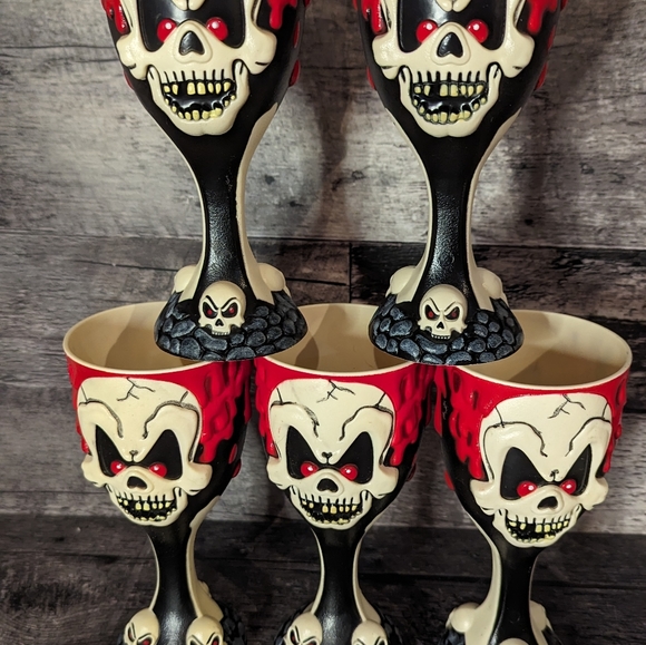 Set of 5 Creepy Skull Plastic Goblets - Picture 2 of 2